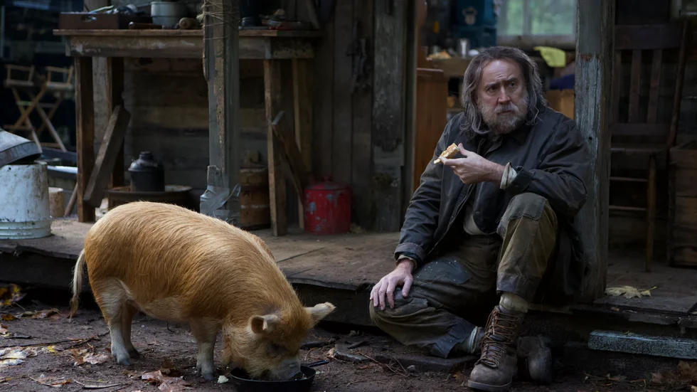 Ett kidnappat tryffelsvin får eremiten Rob (Nicolas Cage) att ge sig ut på grisjakt i Michael Sarnoskis melankoliska långfilmsdebut "Pig".