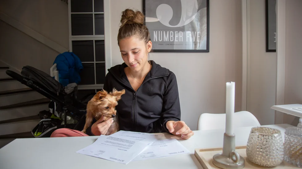 Sandra Nordin startade Helping hands Norrbotten för att hjälpa ekonomiskt utsatta familjer med bland annat presentkort på mat och begagnade kläder. Tidigare i år bedömde försäkringskassan att det engagmanget gör att hon inte har rätt till full sjukersättning.