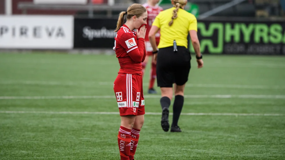 Hanna Andersson hade ett skott i ribban och ett par andra avslut som inte resulterade. 
