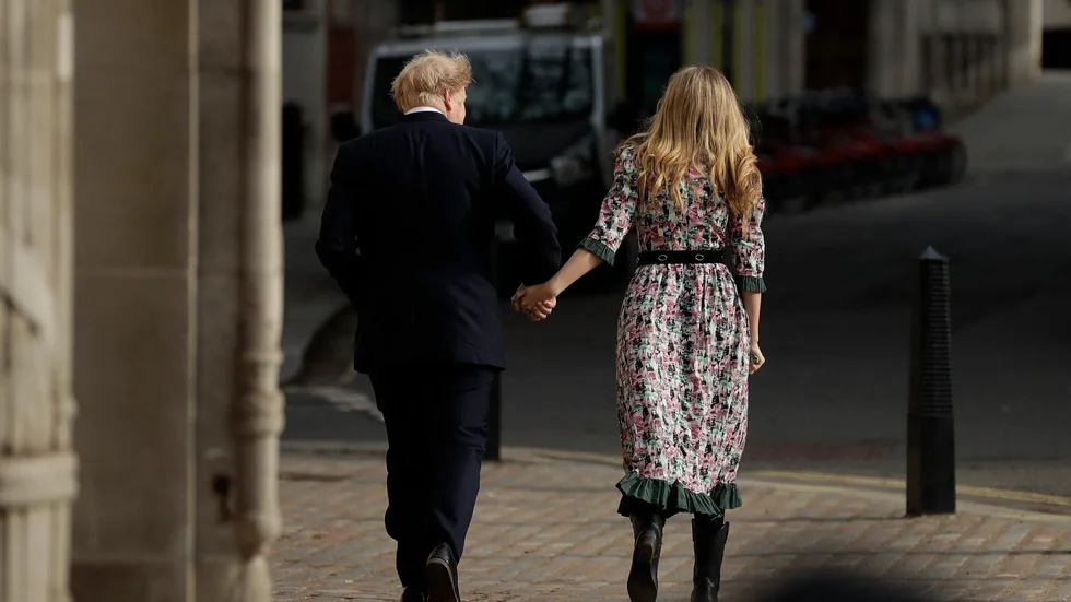 Premiärminister Boris Johnson och hans flickvän.