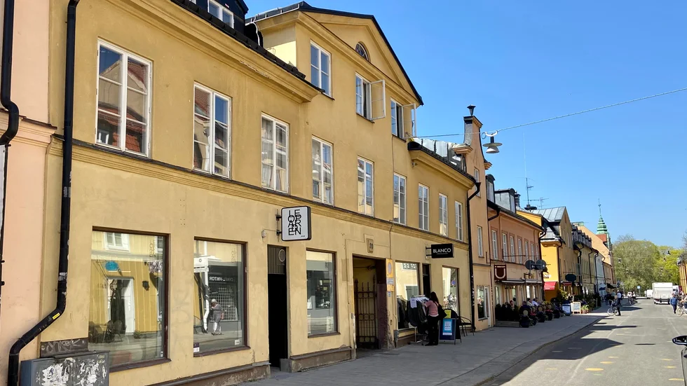 Utseendet på husets fasad mot Svartbäcksgatan ska bevaras. Byggnaderna längs gatan utgör en unik 1800-talsmiljö i staden.