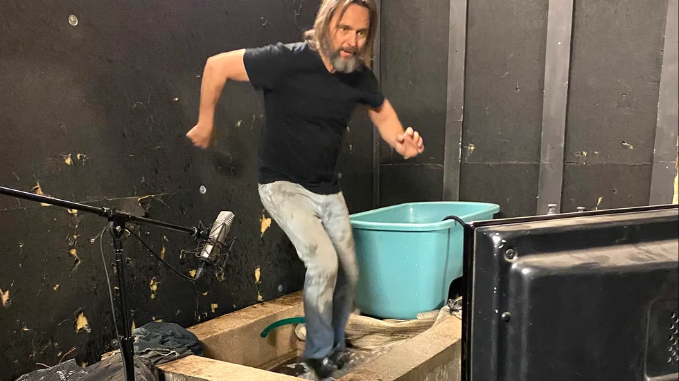  ”Här gör jag en jakt och fightscen till Tarik Salehs film Violence of Action som arbetsnamn. Med Chris Pine och Kiefer Sutherland i rollerna.”