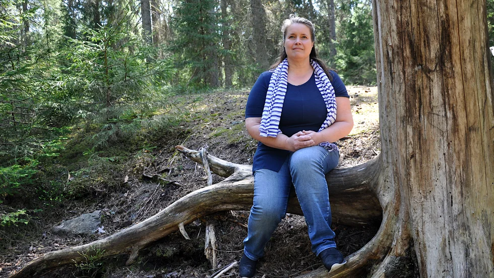 Annika Israelsson, länsstyrelsen, säger att barriärerna som håller kvar vattnet i Lunsens våtmarker inte får förstöras.