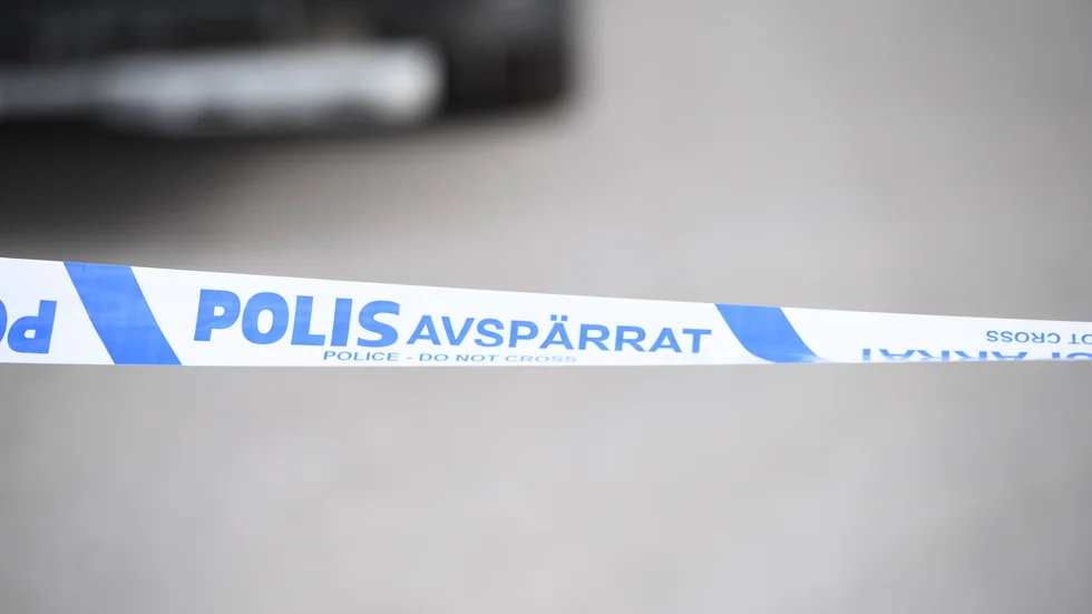 En bostad har spärrats av Göteborgspolisen sedan en kvinna hittats död där. Arkivbild.