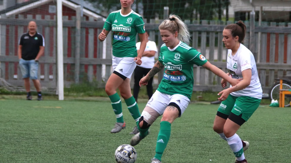 Älvsbyn får fortsätta jaga säsongens första seger i damtvåan. (Arkivbild)