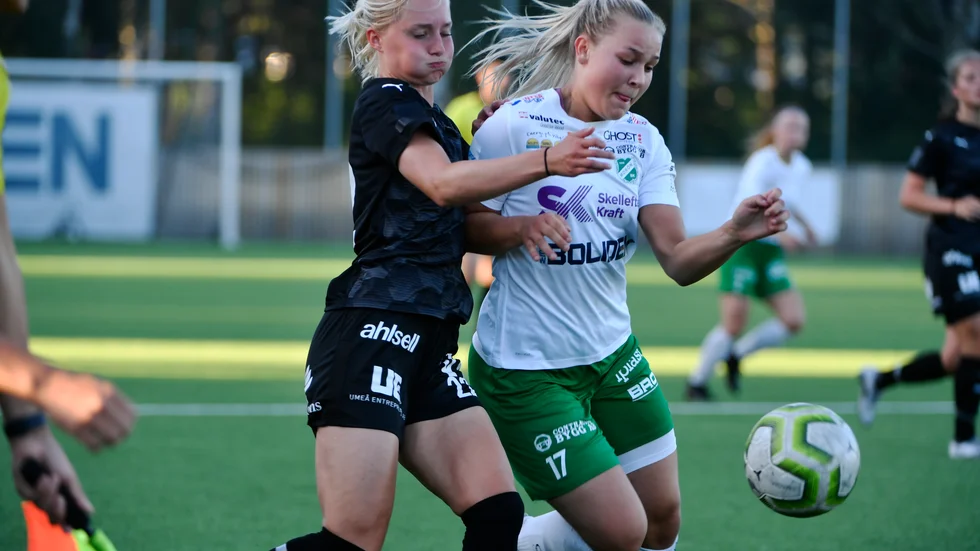 Evelina Moberg satte första målet när Moröns F19 vann med 3–1.