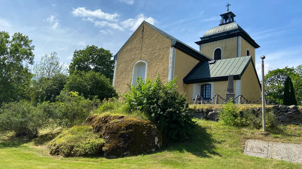 Det har gått ett år sedan Trosa församling inledde sin omorganisation av personalgruppen, som har lett till mycket dramatik. Nu har kyrkorådet nekats ansvarsfrihet en andra gång.