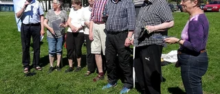 PRO Munksund höll årsmöte utomhus i det fina vädret 