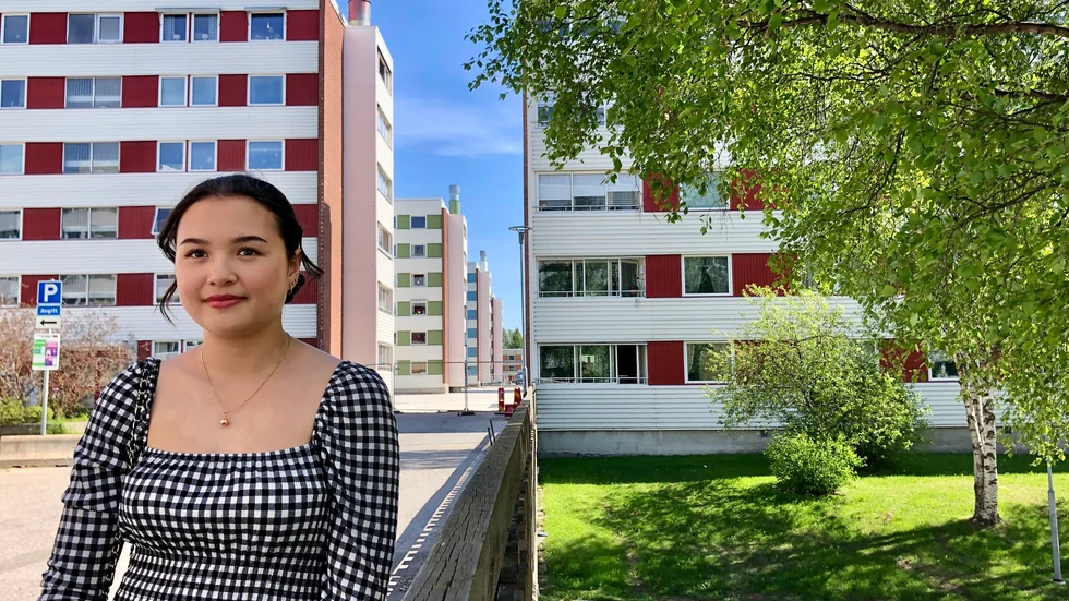 Sunny Björkén från Piteå tävlar i "P4 nästa" med nya låten "110", skriven tillsammans med Johan Brorson, och siktar på att få leva på sin musik. "Jag vill lära mig att producera själv. Det är ett mål, att bli oberoende", säger hon.