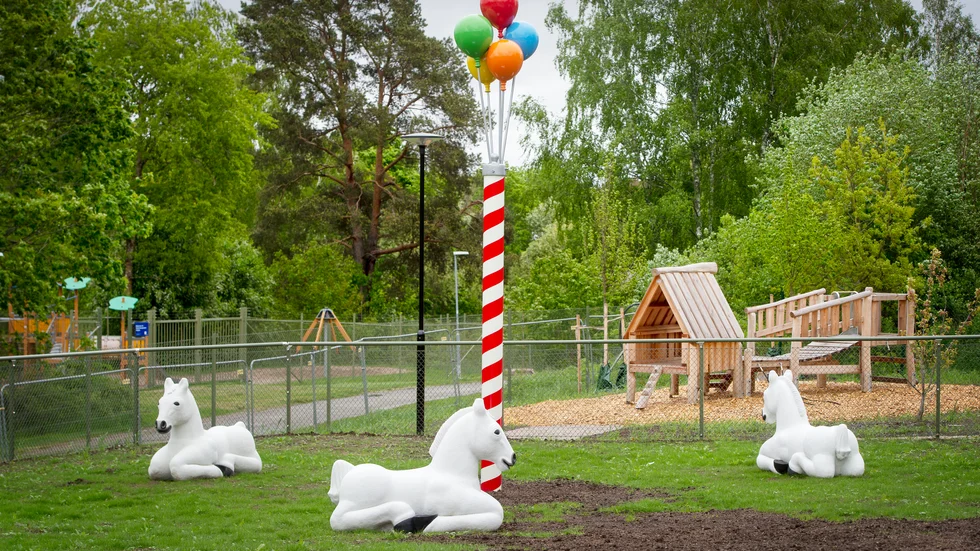 Allvarligt talat - vore det inte roligare att lära barnen att se världen med öppna ögon? Skriver Lisbet Nettelbladt.