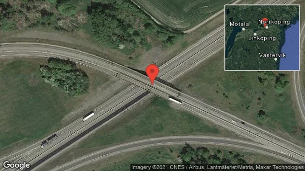 Olja på vägen stör trafiken