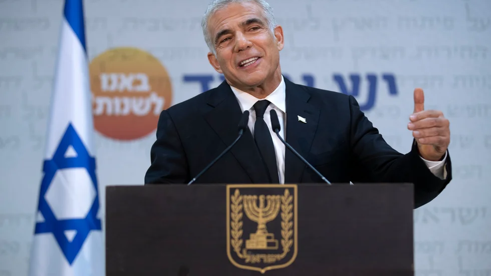 Yair Lapid blir premiärminister i Israel om två år efter det att koalitionspartnern Naftali Bennett fått sitta på posten. Arkivbild.