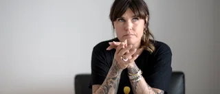Mia Skäringer om våldtäkterna och pappans död