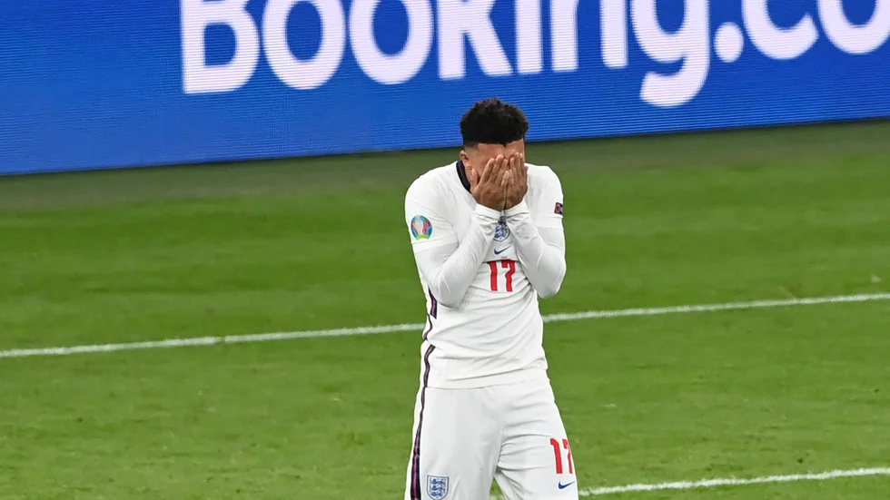 Jadon Sancho efter straffmissen mot Italien i EM-finalen på Wembley.