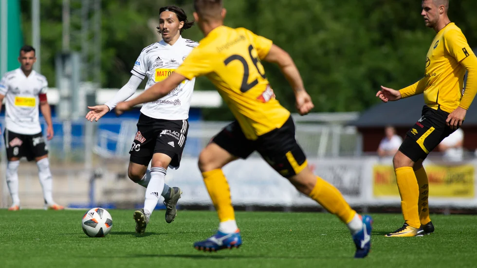 Adam Bark gjorde återigen en starkt insats och blev också målskytt mot Mai. Men några poäng för Maif blev det inte i derbyt. 