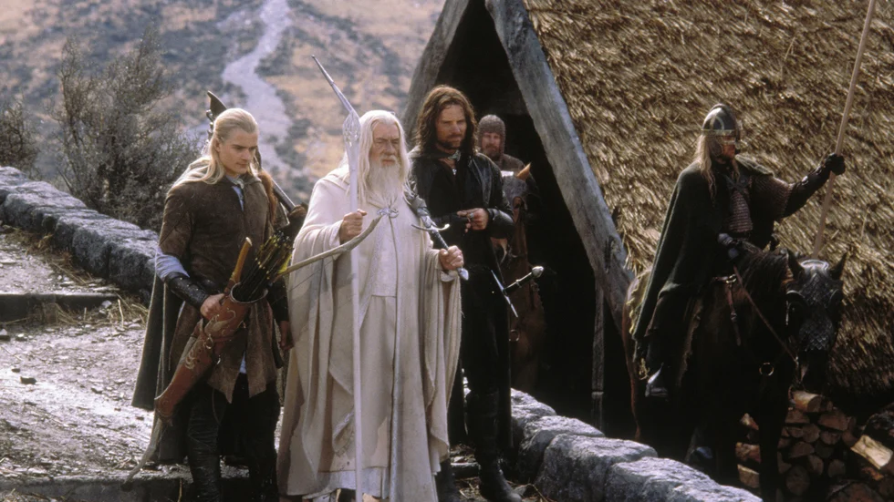 Det ser ut att kunna bli fler besök i Midgård framöver. Pressbild från filmen "Sagan om konungens återkomst" från 2003.