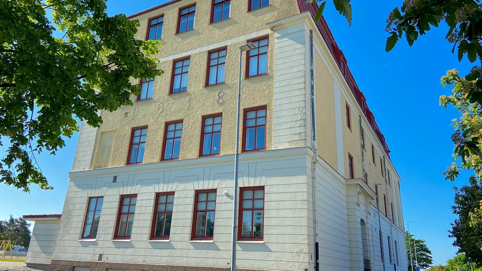 D-skolan är byggd 1918 och mängder av oxelösundare har undervisats här genom åren. Nu är det dock oklart vad som ska hända med byggnaden.