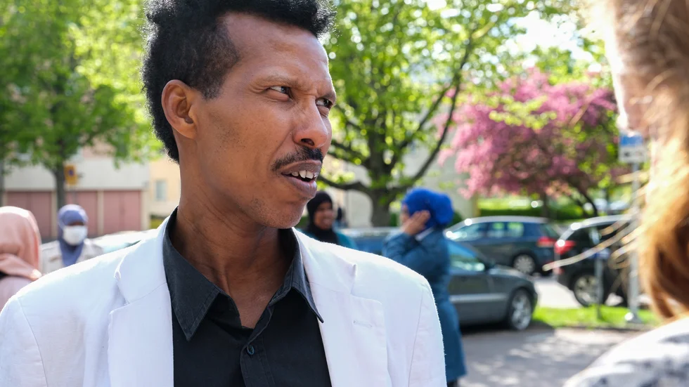"Vi alla måste hjälpas åt för att stoppa det här vansinnet. Låt min son vara det sista barn som har mördats i Linköping, och i hela Sverige", säger Liban Mohamed, pappa till den mördade 20-åringen.