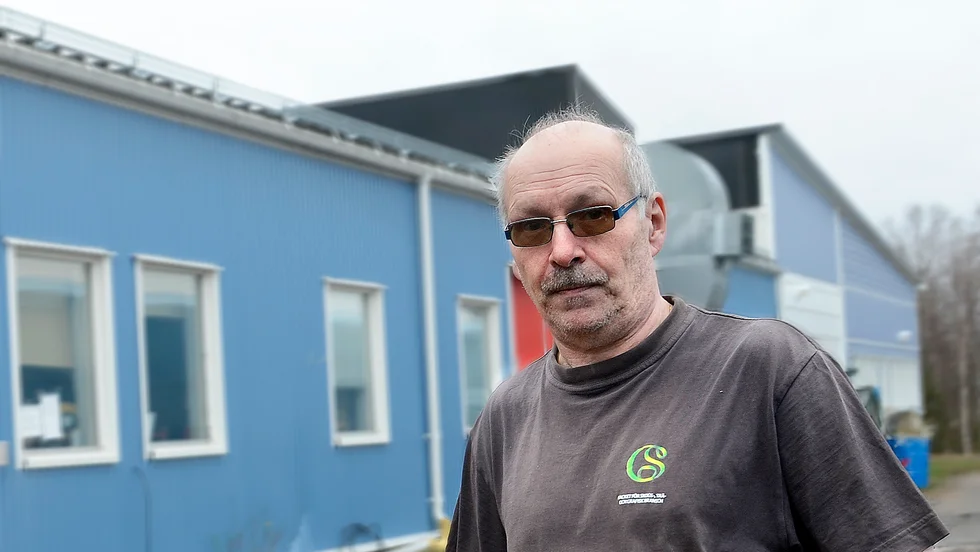 Hans Sundqvist är hoppfull trots att han blev varslad av sin arbetsgivare, Polarfönster i Korpilombolo, förra veckan och tror ändå att det kommer att vända till det bättre snart.