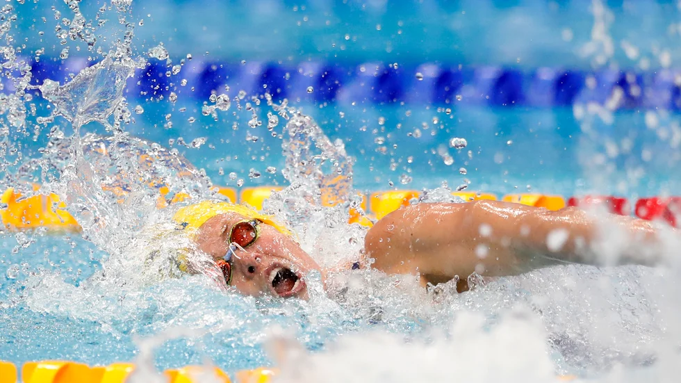 Sveriges Michelle Coleman under fredagens försökspass på 100 meter fritt under sim-EM i Budapest.