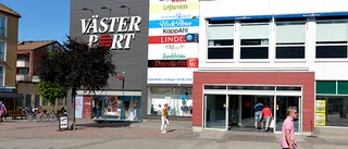 Oro i city: Ungdomar klättrar på taket