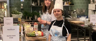 Tone och Tyra från Hortlaxskolan hyllades för sin matkonst av kunnig jury: "Noggrant utfört hantverk"