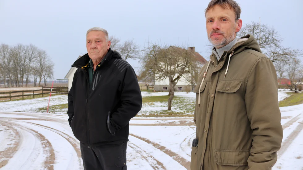 Anders Sjögren och Tor Sundberg har överklagat Trafikverkets beslut om indraget bidrag till den enskilda vägen.