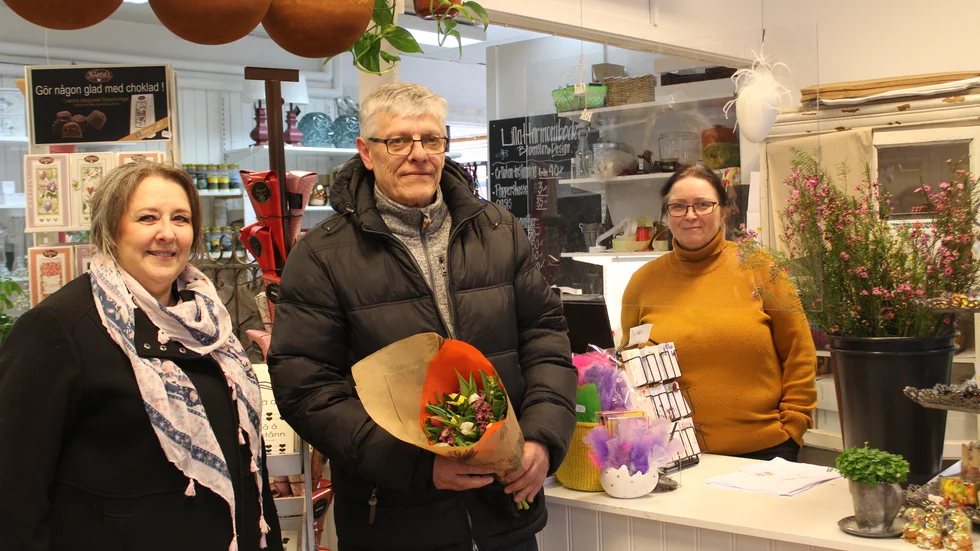 Lena och Jan Stransky hämtade sin bukett hos Anne-Lie Gårdh på fredagen.