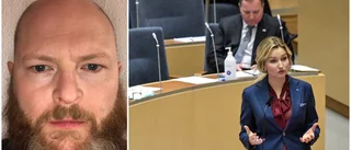 Ovärdiga attacker mot Ebba Busch från S-håll