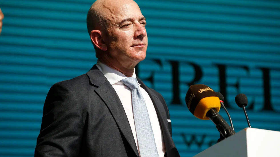 Jeff Bezos är rikast i världen, enligt affärstidningen Forbes uppskattningar av samlade förmögenheter. Arkivbild.