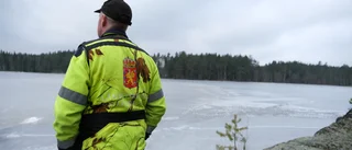 TV: Följ med in i vargreviret: "Här är något i snön"