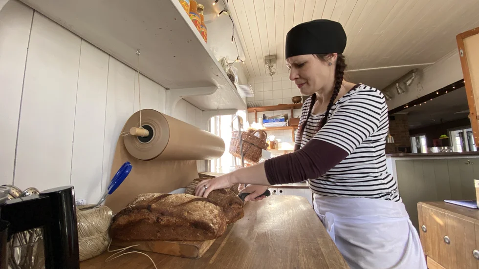 Jeanette Sahlin har startat Gnesta hantverksbageri och flyttat in i Gnesta strands lokaler.