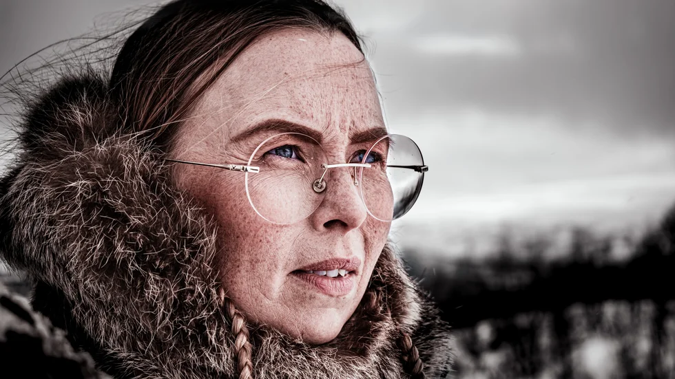 Det har gått fem år sedan Sofia Jannok släppte ett egetskrivet album senaste och för första gången öppnar hon hjärtat och skriver om kärlek. "Till syvende och sist handlar det helt och hållet om kärlek".