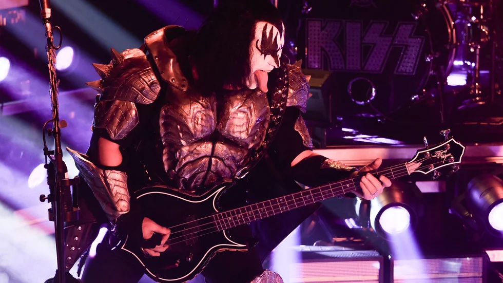 Gene Simmons propagerar för munskydd. Arkivbild.