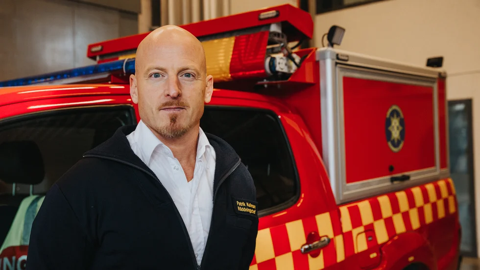 Räddningschef Patrik Kullman slutar. Bakgrunden är den stormiga situation som rått på brandstationen. "Kritiken har haft ett allt för stort fokus på min person", säger han.