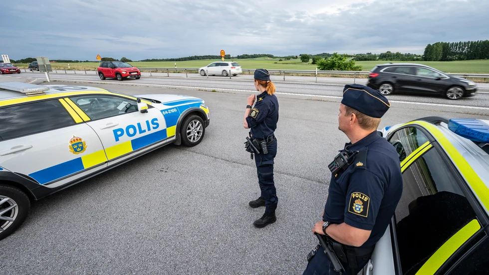 Polisen hårdbevakar E65 där någon eller flera personer under en månad har kastat stenar mot danskregisterade fordon. Arkivbild.