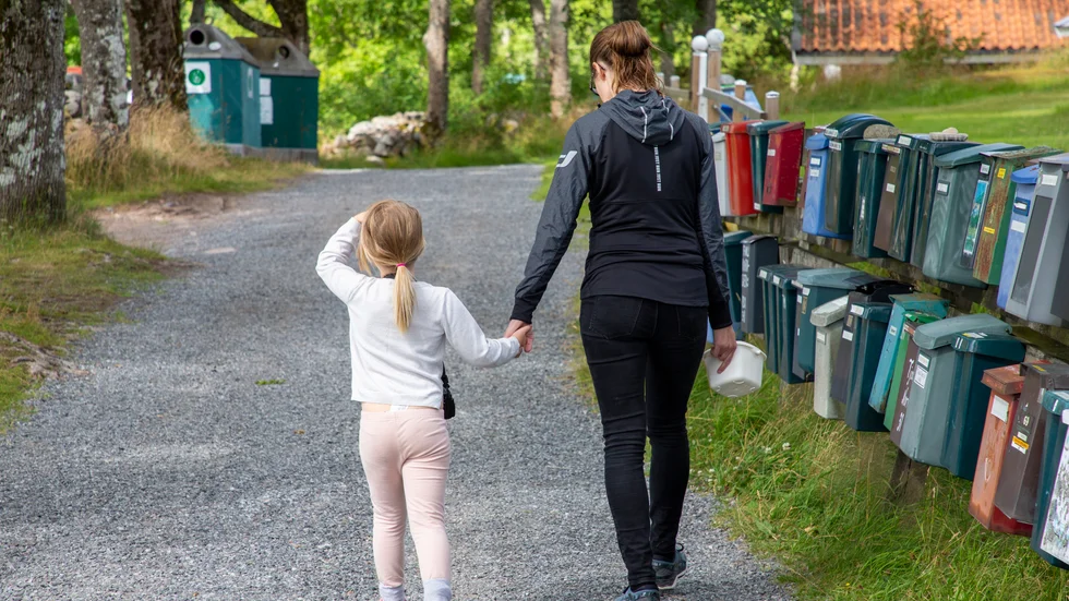 Familjeveckan kompletterar föräldraförsäkringen och ger arbetande föräldrar bättre möjligheter att stötta sina barn under skolåren, skriver företrädare för Socialdemokraterna, Kommunal och IF Metall.