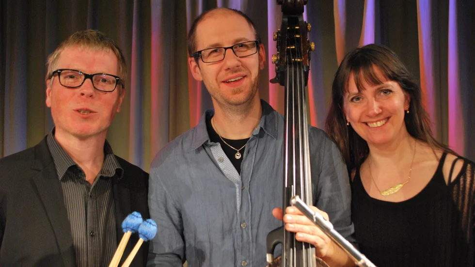 Emmas Trio består av Anders Andersson, Adam Nätt och Emma-Karin Maurin. 