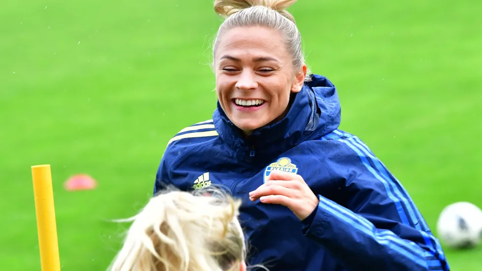 Fridolina Rolfö under en träning i Dublin inför VM-kvalet.