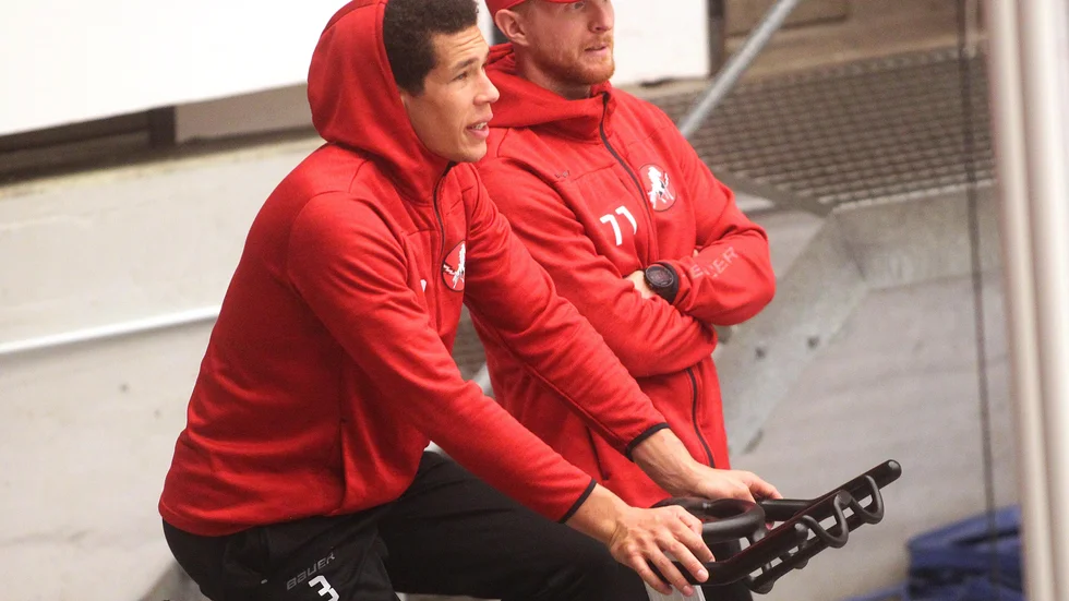 Jonathan Racine och Christopher Fish var utanför isen på torsdagsträningen.