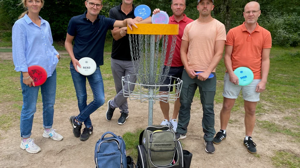 Den tillfälliga styrelsen i Mjölbys nybildade discgolfklubb, fr v Johanna Eglund, ordföranden Erik Lindgren, vice ordföranden Gustaf Engholm, Björn Holmlund, kassören Martin Carlsvärd Royson och sekreteraren Per Johansson.