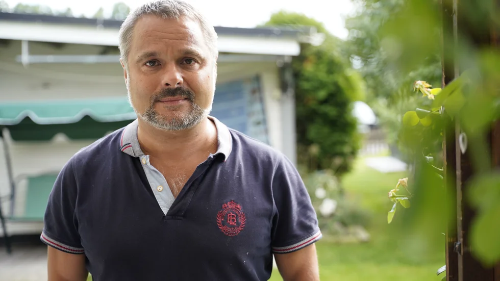 Till vardags är Gellert Hardi-Kovacs lärare på Europaskolan i Strängnäs. Med sin tredje bok "C-byrån" hoppas han nu på det stora genombrottet som författare.