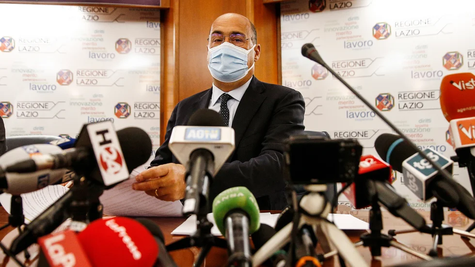 Region Lazios guvernör Nicola Zingaretti betonar att både akutsjukvård och ambulans fungerar normalt trots cyberattacken som slog ut bland annat vaccinationsbokningen.
