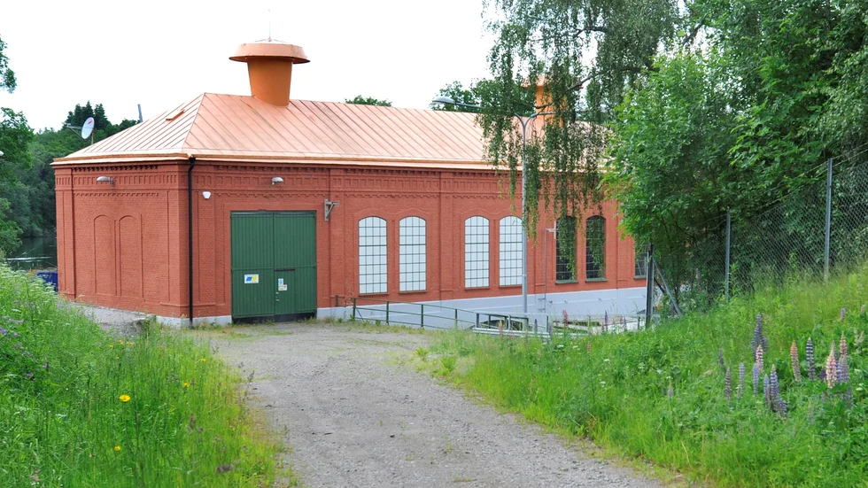 Nykvarns kraftstation vid Motala ström togs i reguljär drift 1904. Den producerade elen distribuerades till Linköping. Byggherre var Linköpings Elektriska Kraft- och Belysnings AB.