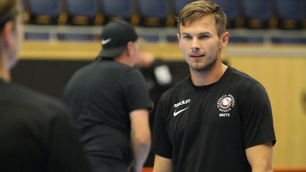 Carl Kostov-Bredberg gjorde sin första innebandyträning med Storvreta under måndagen.