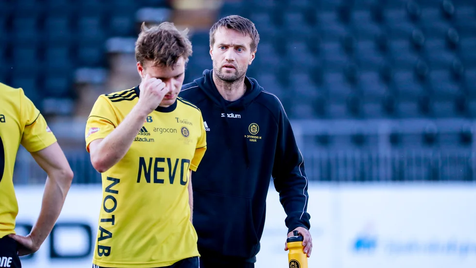 Vladimir Lazarev ger sitt lag en procents chans att hänga kvar i division 2.