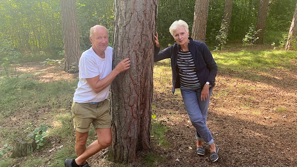 Christer Toresäter och Gun Tidestav i Friluftsfrämjandet berättar om Äventyrliga familjen.