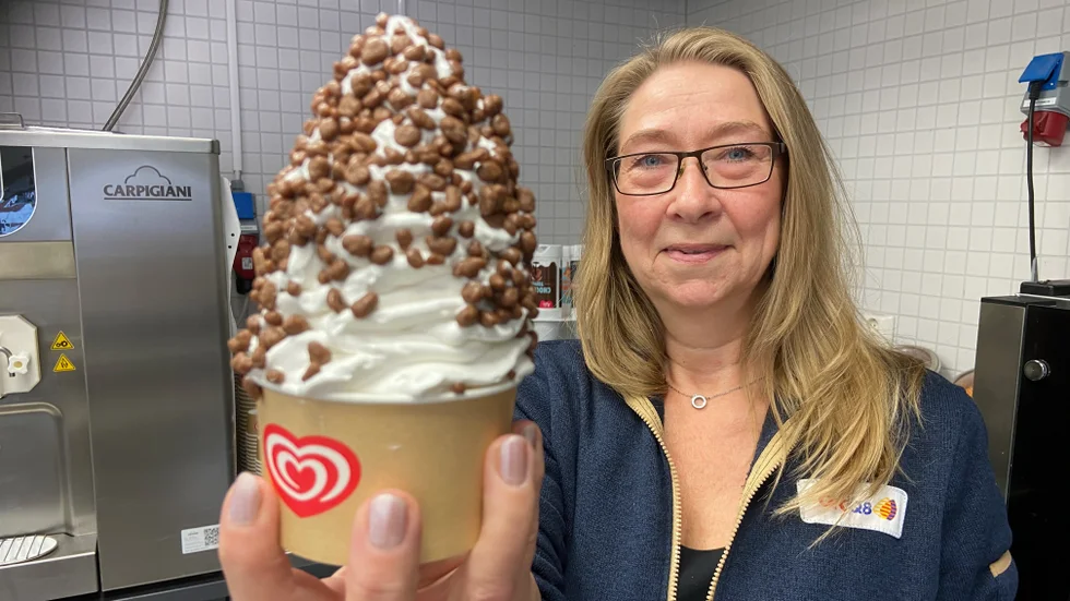 Säljchefen Kerstin Larsson älskar själv mjukglass och vill att kunden ska bli nöjd.