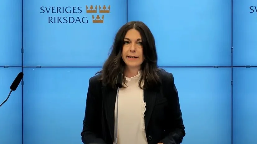 Teresa Carvalho är riksdagsledamot för Socialdemokraterna i Norrköping. Hon leder den arbetsgrupp i partiet som har till uppgift att ta fram en ny politik för att bekämpa de kriminella gängens verksamhet och nyrekrytering. På onsdagsförmiddagen höll hon en pressträff i riksdagen.