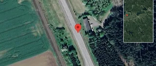 Stopp på väg 50 efter singelolycka